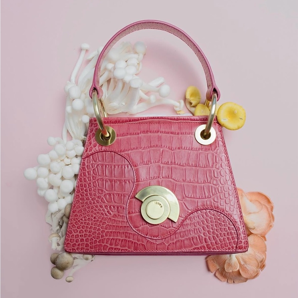 NWT italian leather pink bag with top handle and detachable shoulder strap